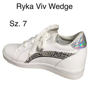 Color RYKA White Metallic Viv Wedge sneaker snake print stripe 7M fairygoth EUC